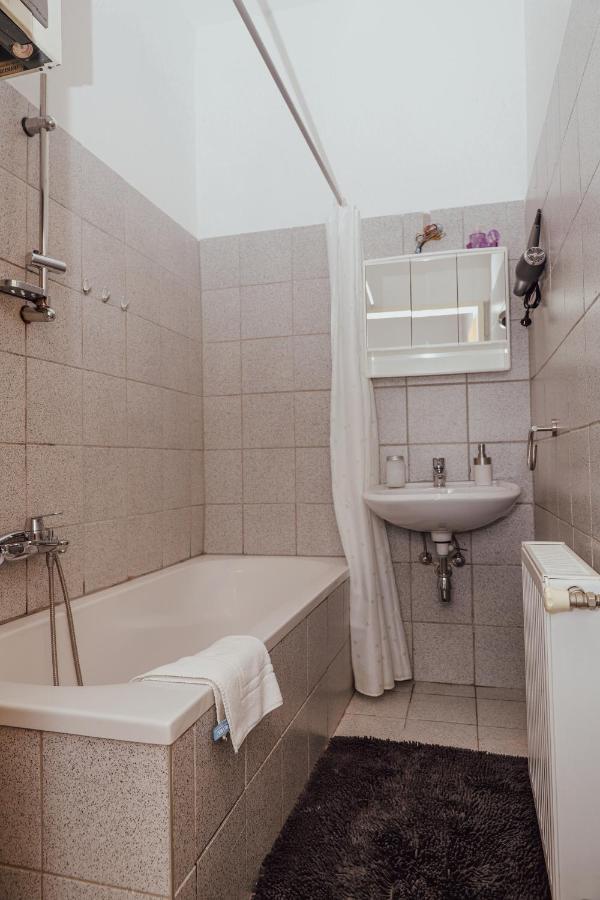Ruhiges Terrassen Apartment Відень Екстер'єр фото